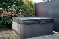 W'eau Skye Spa - 4 Persoons -Zwembad en SPA 4persoonsspa dicht