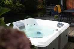 W'eau Skye Spa - 4 Persoons -Zwembad en SPA 4persoonsspa open 1