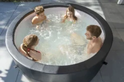 EXIT TOYS EXIT Leather Premium Opbouw Spa - 4-6 Persoons 22 EXIT TOYS EXIT Leather Premium Opbouw Spa - 4-6 Persoons -Zwembad en SPA exit leather premium 6 opblaasbare spa sfeer tuin 3